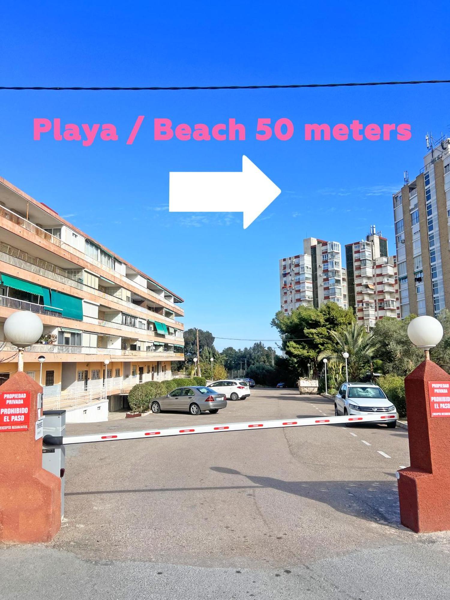 アリカンテA 100 Metros De La Playa. Parking Gratuito Privadoアパートメント エクステリア 写真